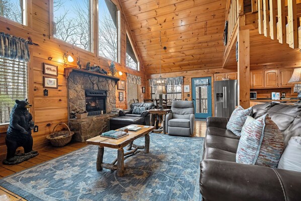Smart TV, fireplace, video games - Dogwood Ridge is the Perfect Place to Escape (SEVIERVILLE)