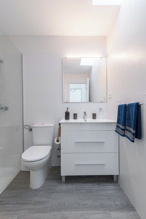 Hair dryer, towels