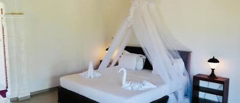 1 habitación, tabla de planchar con plancha, wifi y ropa de cama