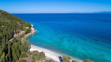 Una spiaggia nelle vicinanze