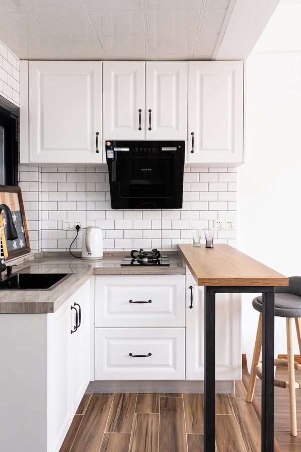 Fridge, microwave, stovetop, electric kettle
