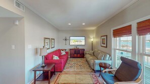 House, Multiple Beds, Balcony (Pelican Pass) | Living area