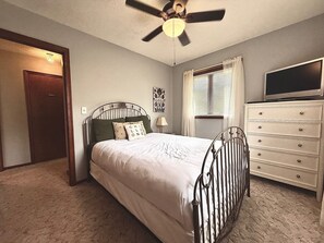 3 bedrooms, WiFi, bed sheets