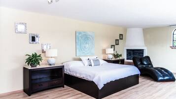 Villa de lujo, patio, vista al lago | 4 habitaciones, tabla de planchar con plancha y wifi gratis