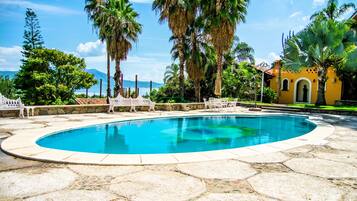 Alberca al aire libre