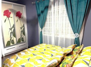 6 habitaciones, tabla de planchar con plancha, wifi y ropa de cama