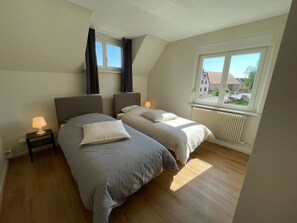 4 makuuhuonetta, silitysrauta/-lauta, vauvan matkasänky, ilmainen Wi-Fi