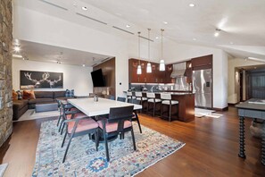 Interior - Solaris PHHW - 3 Bedroom (Vail)