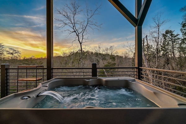 Outdoor spa tub