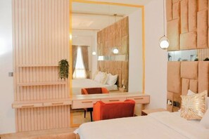 4 chambres, fer et planche à repasser, Wi-Fi, draps fournis