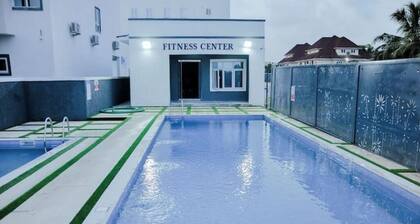 4 Bed-24/7 Electricity/Wi-Fi/Security&Pool. Lekki