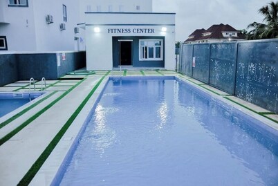 4 Bed-24/7 Electricity/Wi-Fi/Security&Pool. Lekki