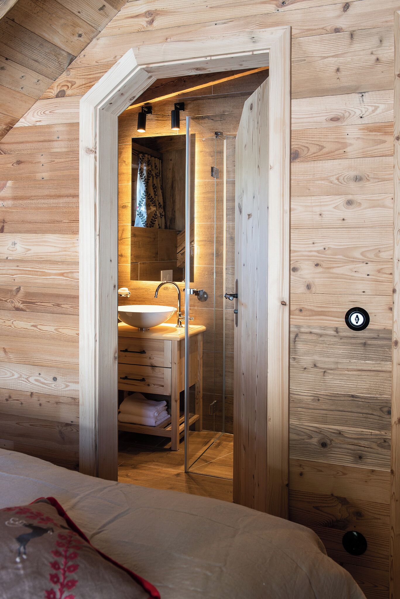 Superior Double Room | Individually furnished, free WiFi