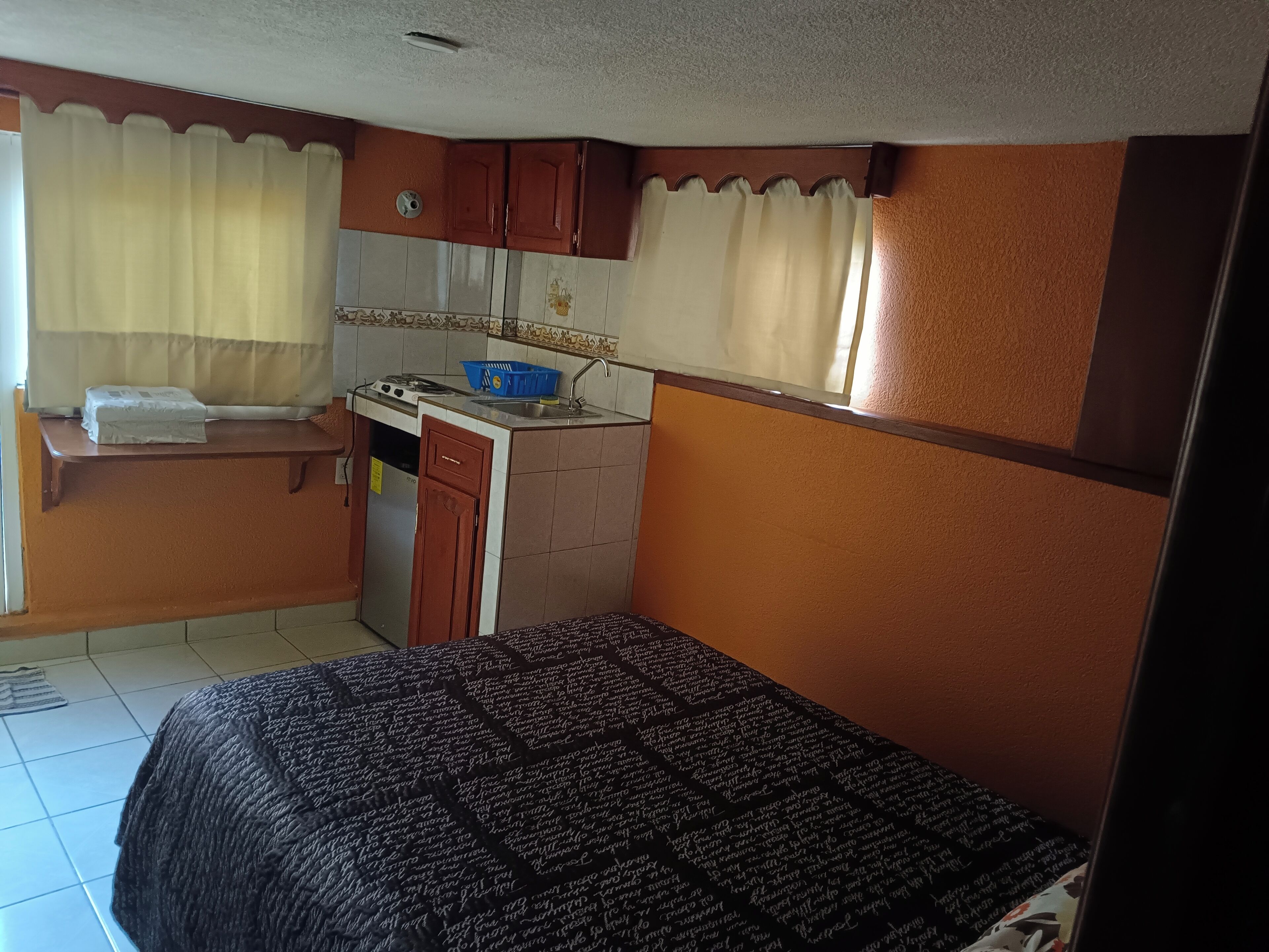 Desk, laptop workspace, free WiFi, bed sheets