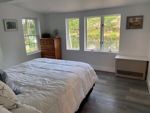 4 bedrooms, WiFi, bed sheets