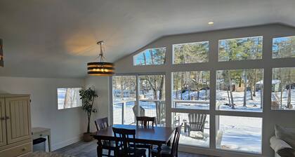 The Lookout on Pettingill Pond - waterfront house, 5 min from Sebago Lake!
