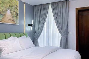 3 chambres, fer et planche à repasser, Wi-Fi, draps fournis