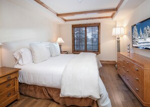 4 habitaciones, escritorio, tabla de planchar con plancha y wifi 