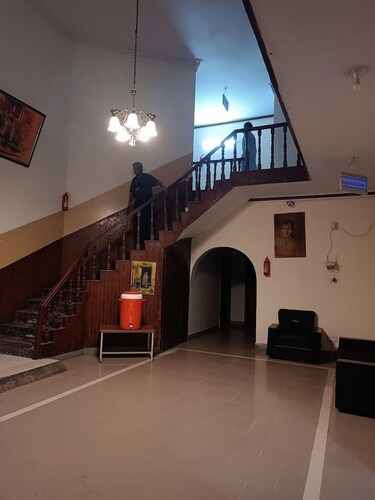 M M palace Guest House 