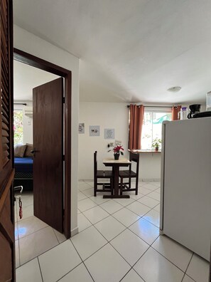 Apartment, Sea View, Tower | Ruang tamu | TV skrin rata 