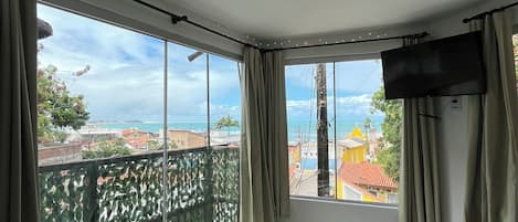 アパートメント ベッド (複数台) バルコニー シービュー | 1 室のベッドルーム、ノートパソコン用作業スペース、WiFi (無料)