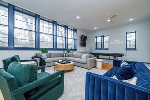 Smart TV, videojuegos, libros, monitor de computadora