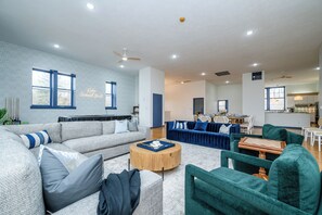 Smart TV, videojuegos, libros, monitor de computadora