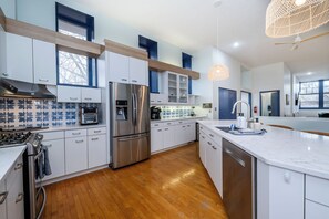 Fridge, microwave, oven, stovetop - Schoolhouse now 5K Sq ft Lux BNB: Gym, Sauna, HotTub, GameRoom, Billiards, pets (Union Pier)