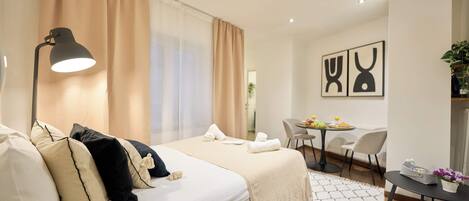 Iron/ironing board, free WiFi, bed sheets