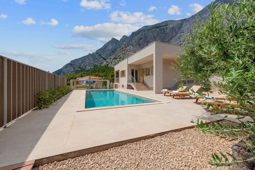 Summer House Lea - Villa with heated swimming pool