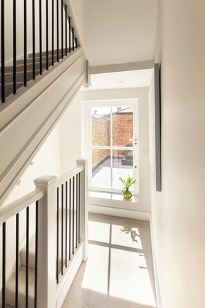 Interior - 3 Bed Home with Terrace in Portobello Road Corner (London)