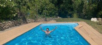 Apartamento piscina compartida  4 plazas con un baño. 