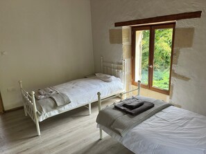 4 soverom, reiseseng for barn, wi-fi og sengetøy