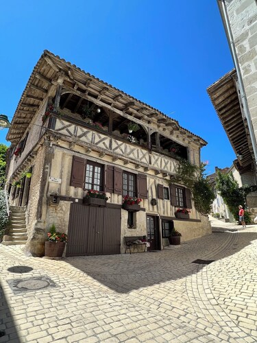 Idyllic converted gite barn amongst the orchards in sunflower country, SW France
