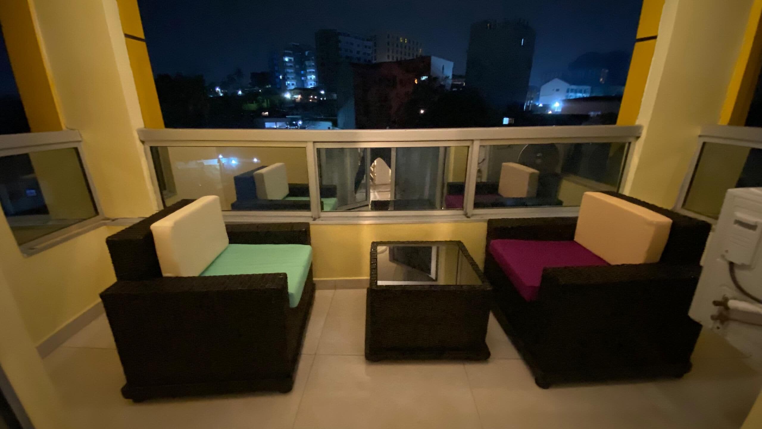 Suite ejecutiva, vistas a la ciudad | Balcón
