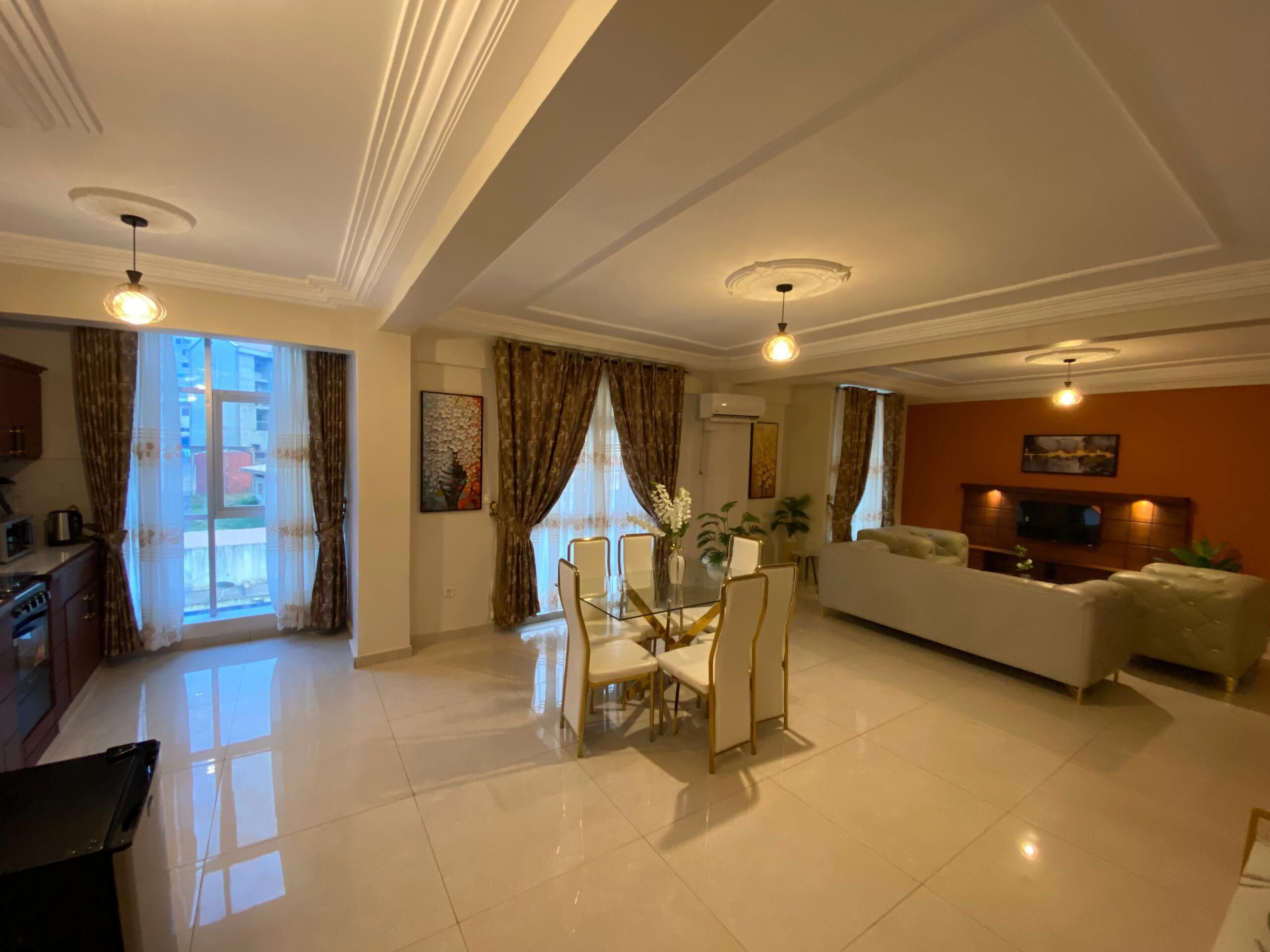 Executive Suite, City View | Living area