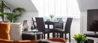 利昂海洛夫特生活