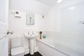 Apartment | Bathroom