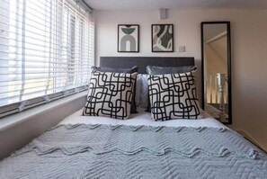 Apartment | 1 bedroom, iron/ironing board, free WiFi, bed sheets - Loft Living Leigh-on-sea (Leigh-on-Sea)