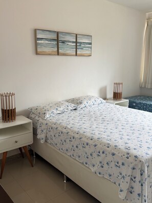 3 makuuhuonetta, silitysrauta/-lauta, ilmainen Wi-Fi, vuodevaatteet