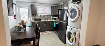 Charming 2-bedroom apartment with WiFi and AC in Devonshire