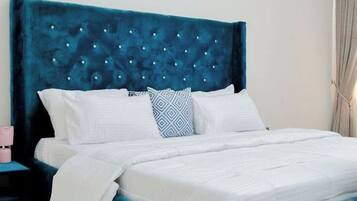 2 bedrooms, iron/ironing board, WiFi