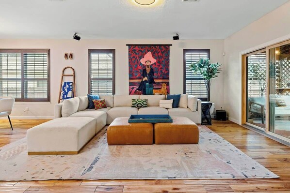 Imagen sin descripción, 1 de 77, botón