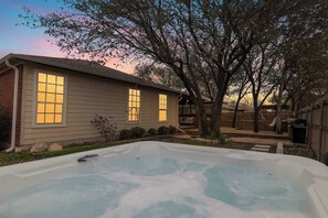 Bañera de hidromasaje exterior