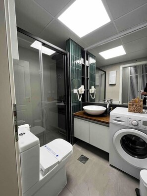 Hair dryer, towels, soap, toilet paper - Super central ⭐ 1 min to lake & old city ⭐ private parking (Ohrid)