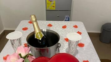 Chambre Exécutive | Restauration dans la chambre