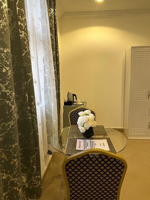 Executive Room | Bed sheets - Kimberlys Hotel (Tamale)