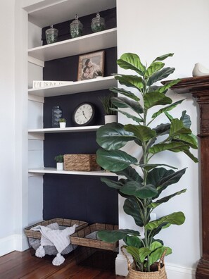 Interior - Charming Townhome in Vibrant Little Italy: Your Perfect Baltimore Getaway! (Baltimore)