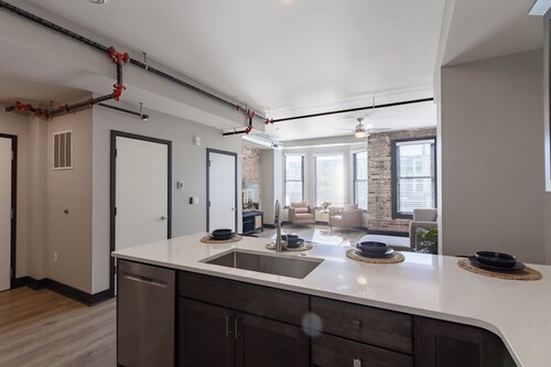 Luxe 1-bedroom Steps from Everything in Downtown Janesville