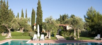 Leralora House - Olive Tree. Elegant villa with swimming pool, a stone's throw from the sea
